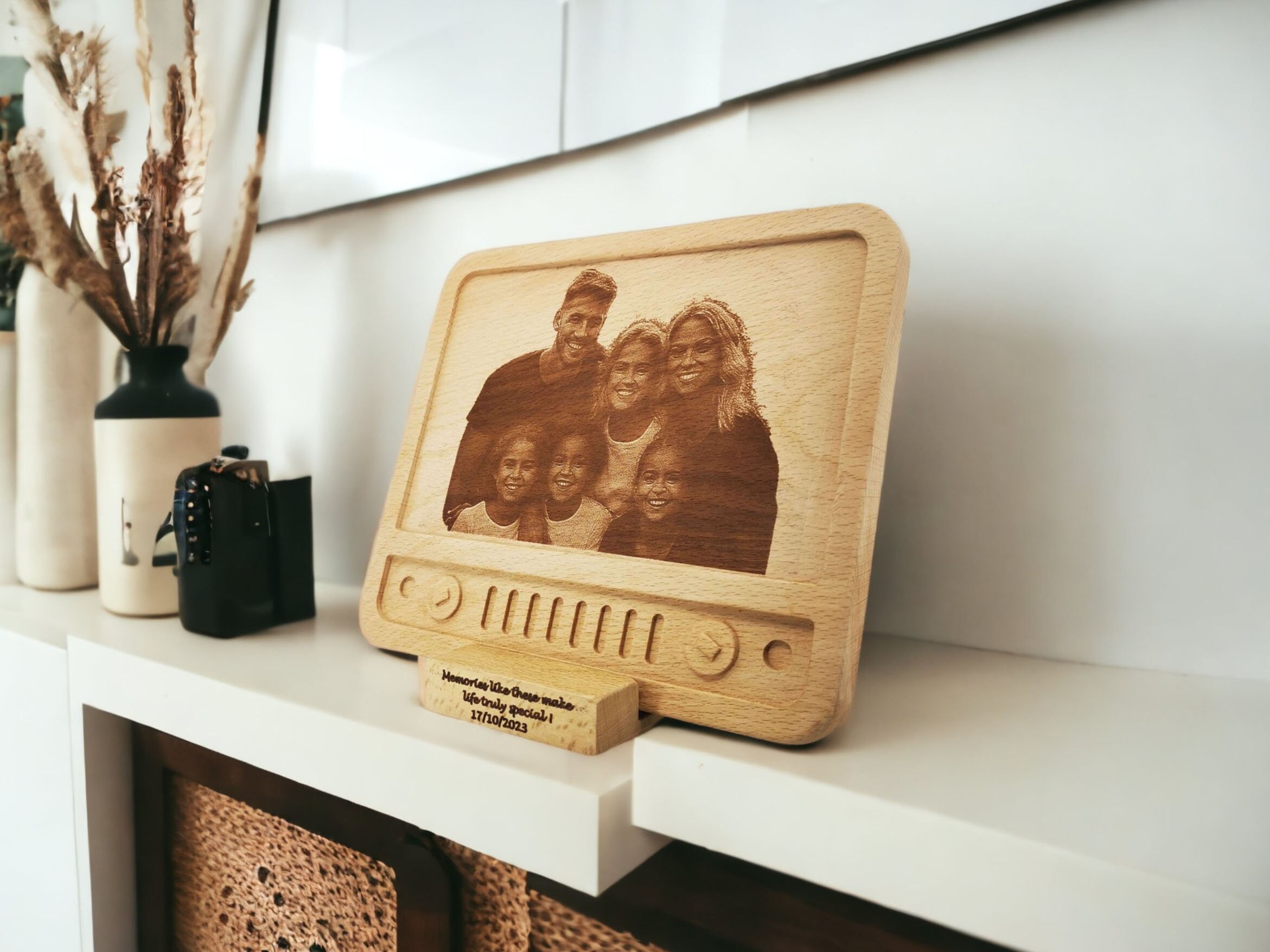 Retro TV Tasarımlı Lazerle Oyulmuş Ahşap Fotoğraf Plaketi