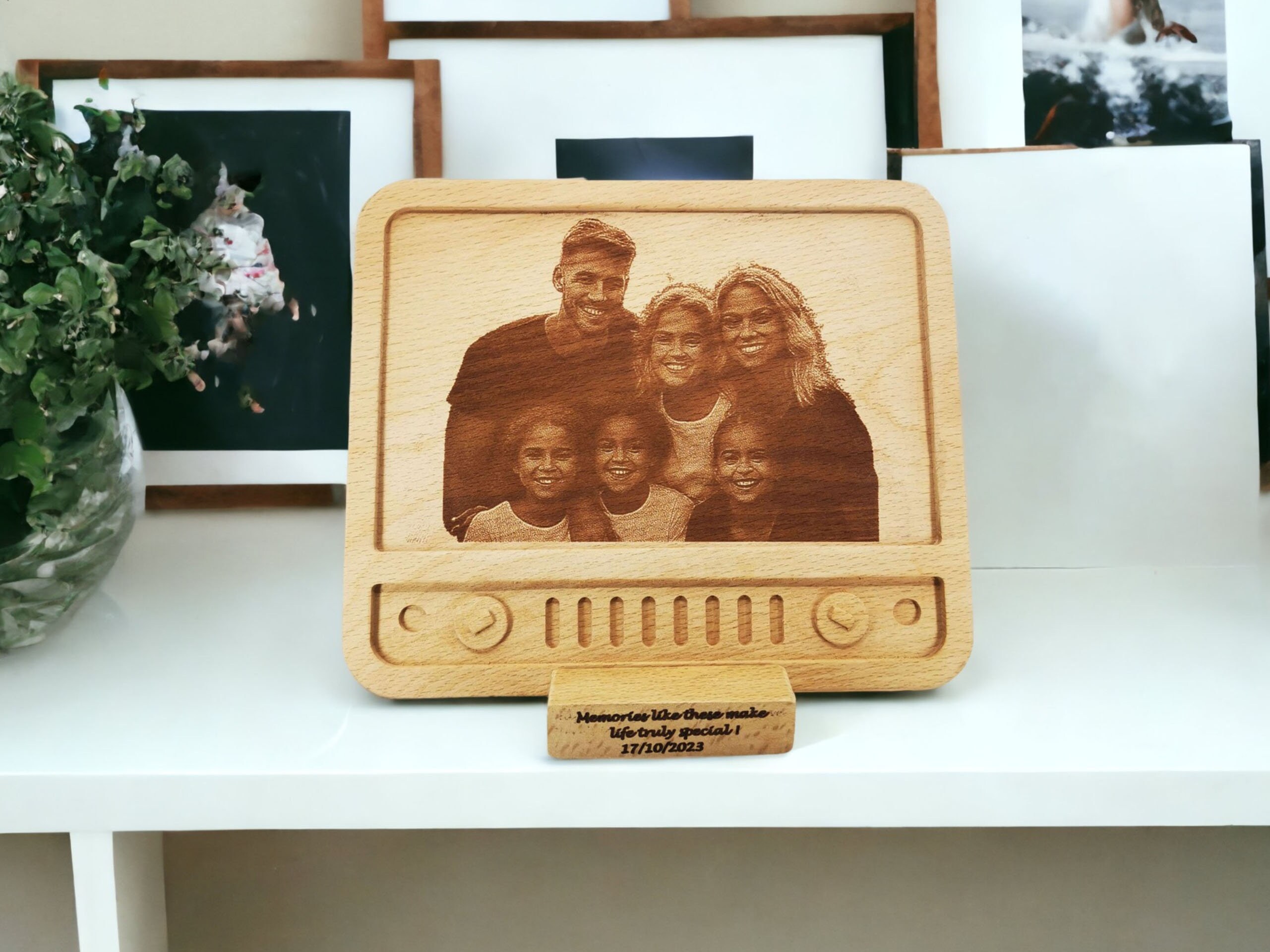 Retro TV Tasarımlı Lazerle Oyulmuş Ahşap Fotoğraf Plaketi