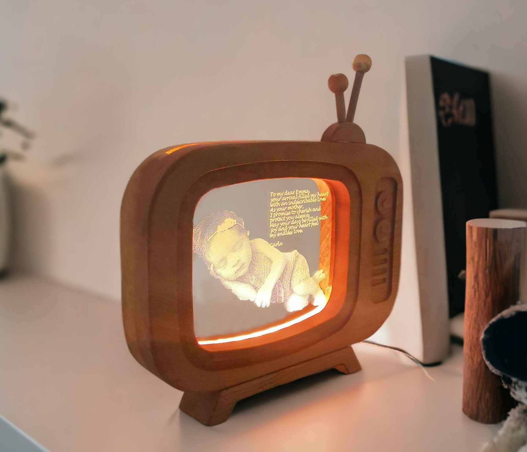 Retro Tv Görünümlü Fotoğraflı Gece Lambası