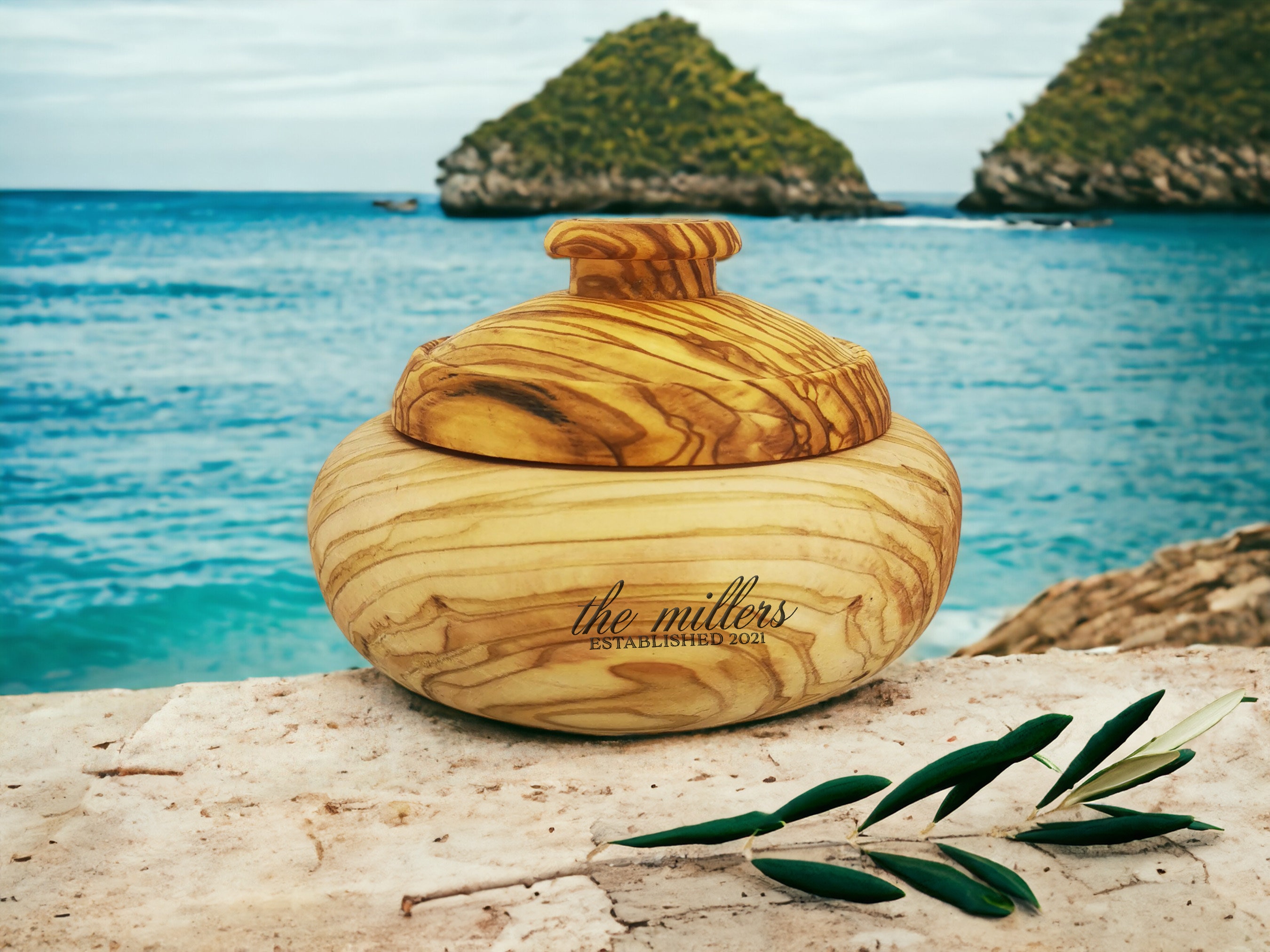 Customizable Hand-Carved Olive Wood Bowl with Lid