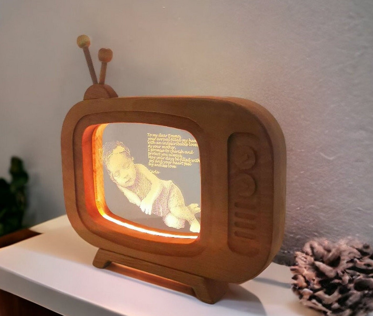 Retro Tv Görünümlü Fotoğraflı Gece Lambası
