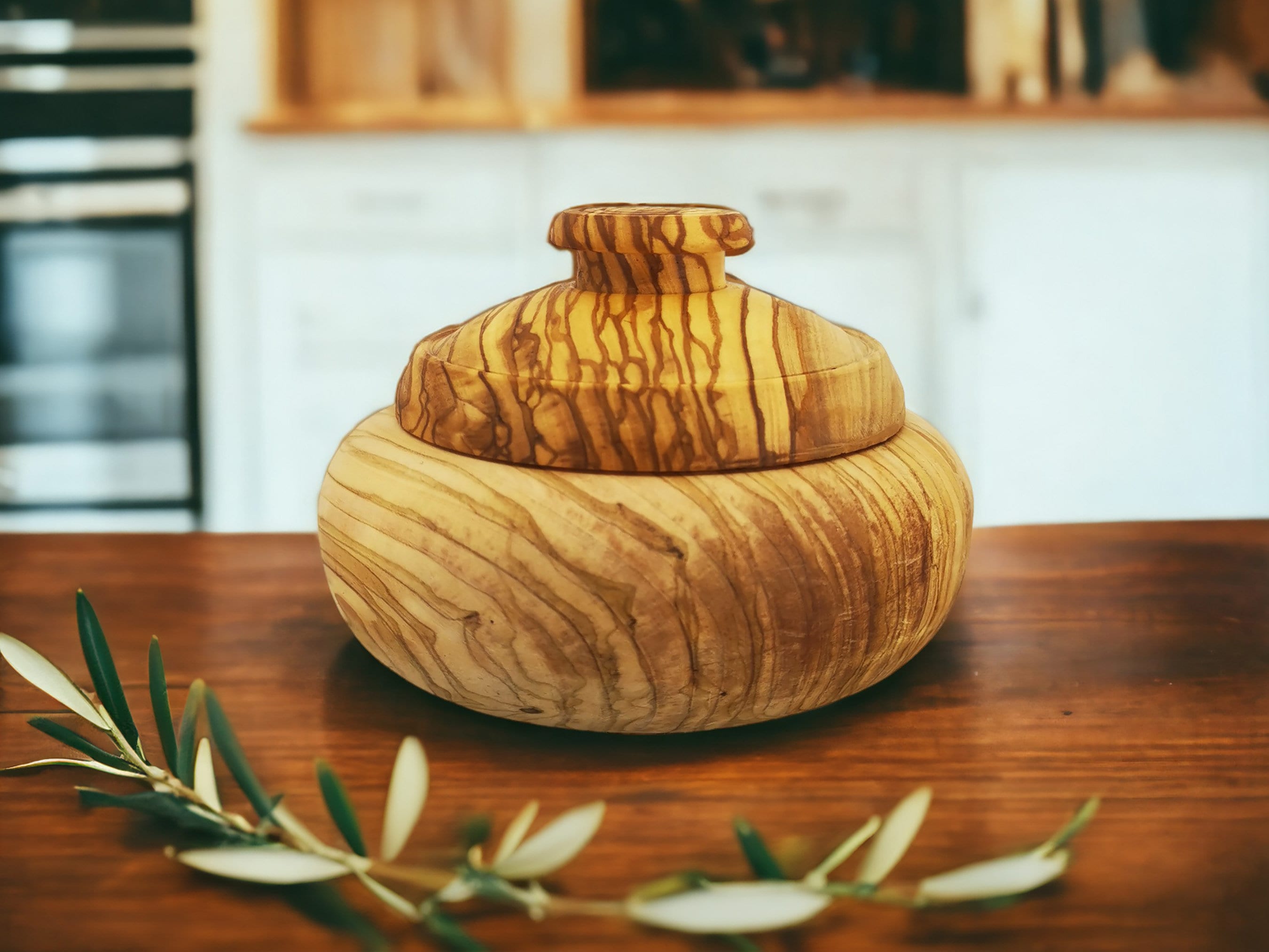 Customizable Hand-Carved Olive Wood Bowl with Lid