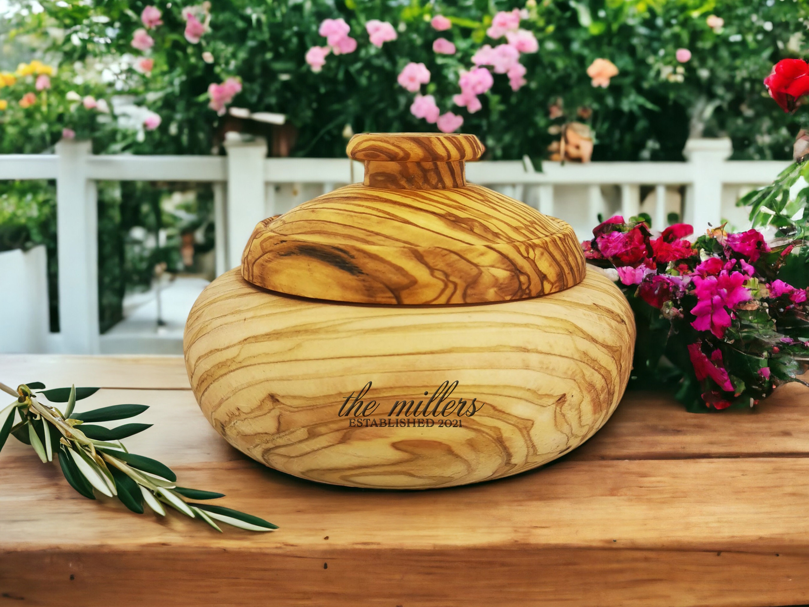 Customizable Hand-Carved Olive Wood Bowl with Lid
